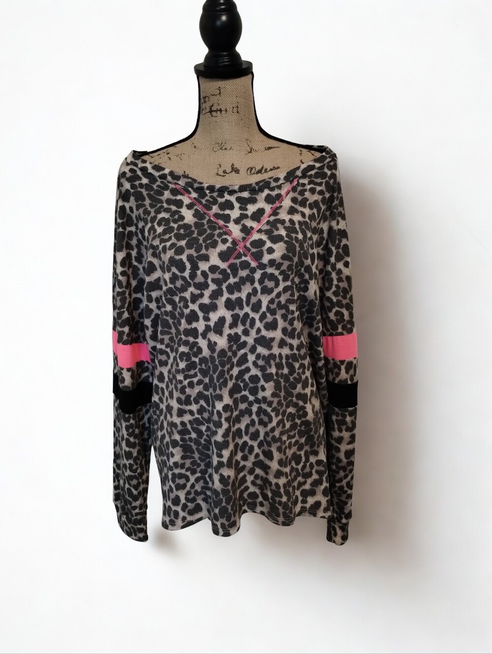 BiBi Oversized Leopard Long Sleeve Women's Size XL